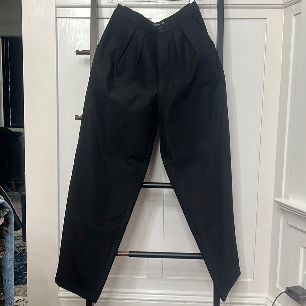 NWT, Nasty Gal, size US 6, black pleated trouser
